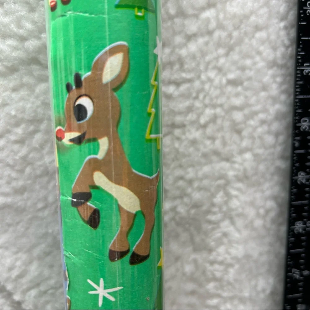 Rudolph Red Nosed Reindeer gift wrap 20 sq ft USA gridlines Christmas wrapping